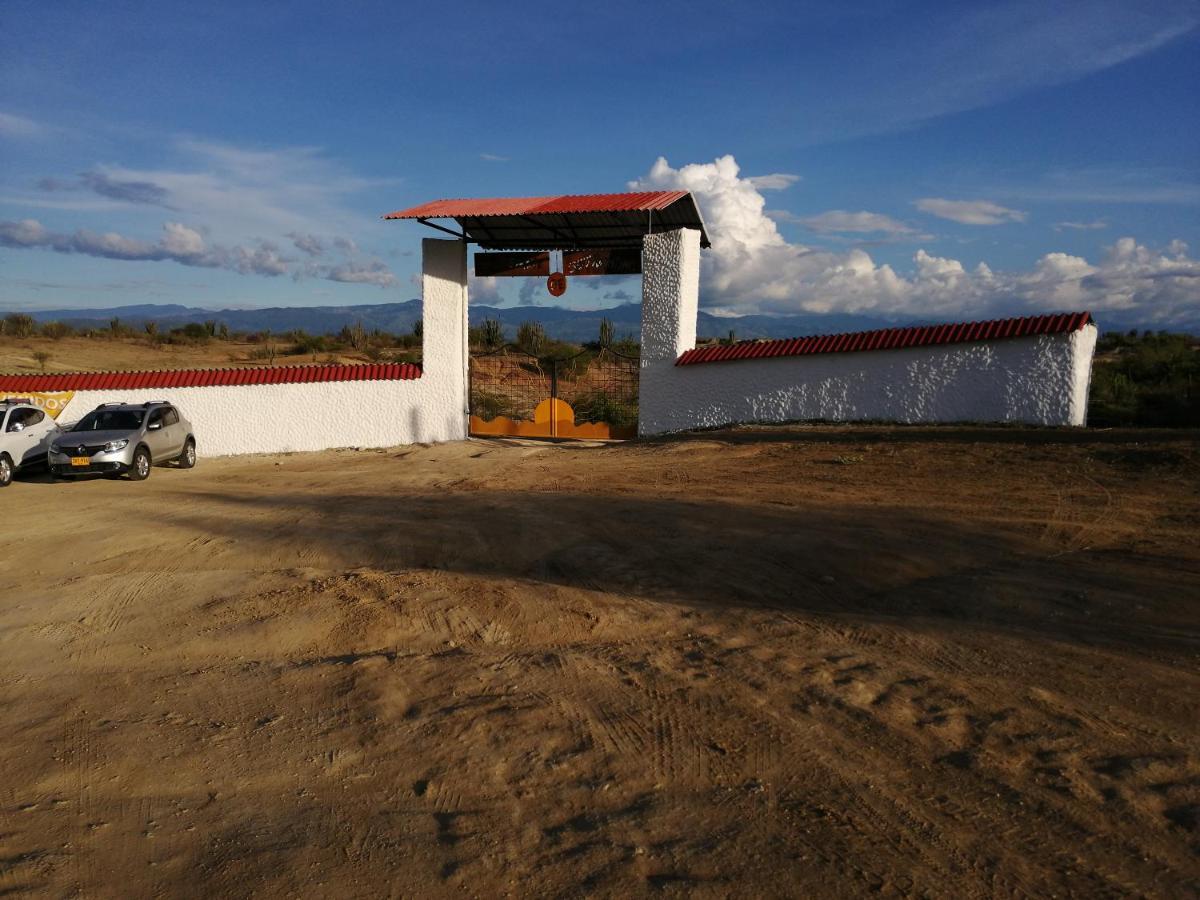 El Penon De Constantino - Tatacoa Hotel Villavieja Exterior photo